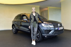 Lena Gercke und ihr neues Topmodell der Volkswagen Touareg