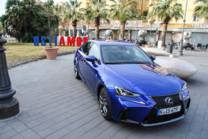 Foto Lexus IS 300h-23